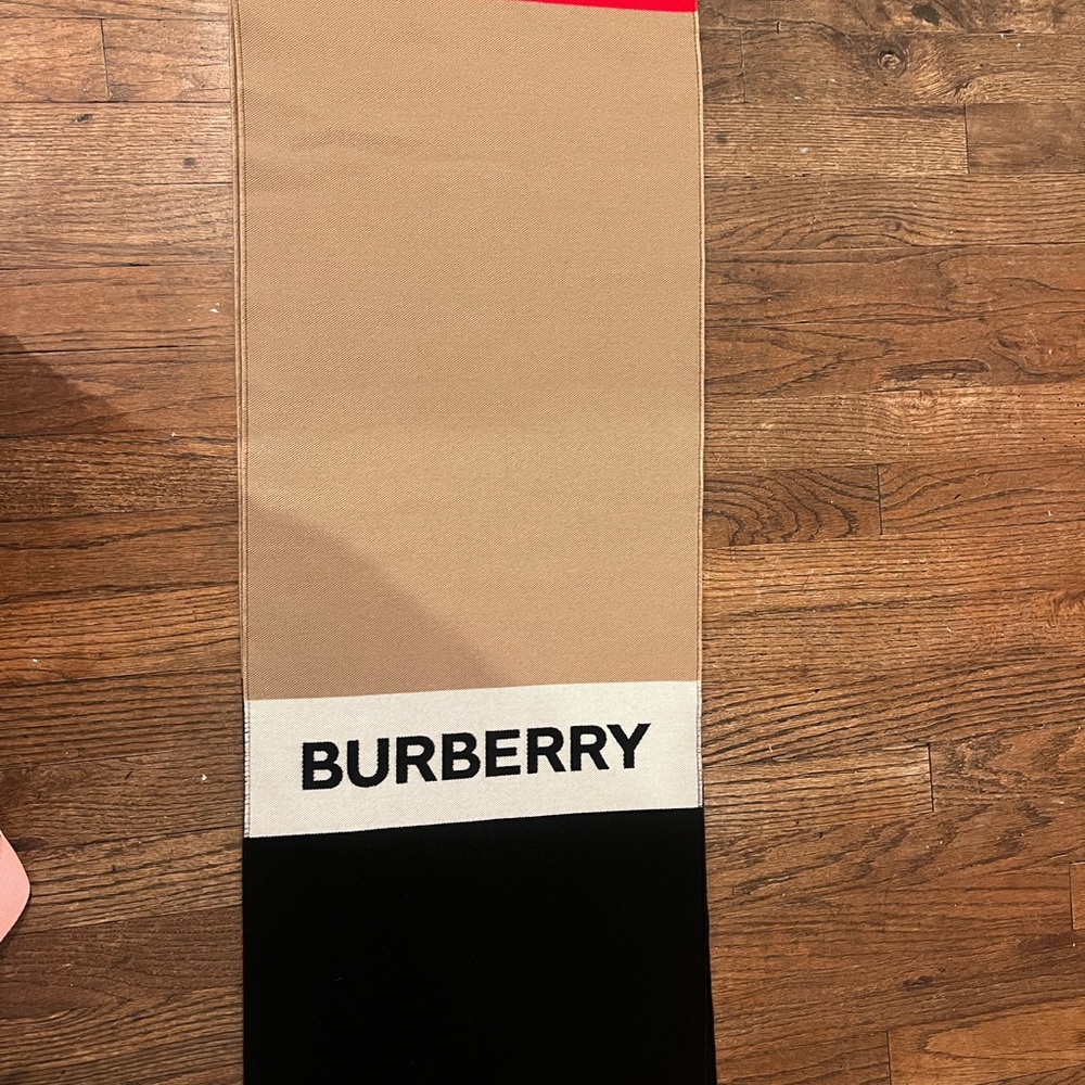 Burberry Beige and Black Logo Scarf - Picture 4 of 5
